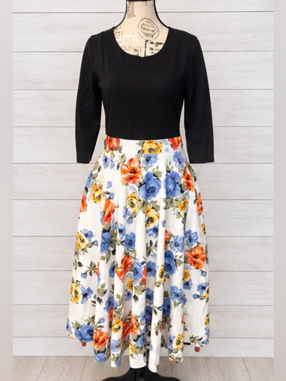 Janette F/S Floral Midi Dress Black Blue Orange Fit & Flare Pocket